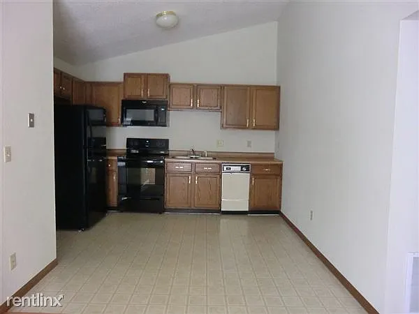 Kitchen, 3 PT (2)
