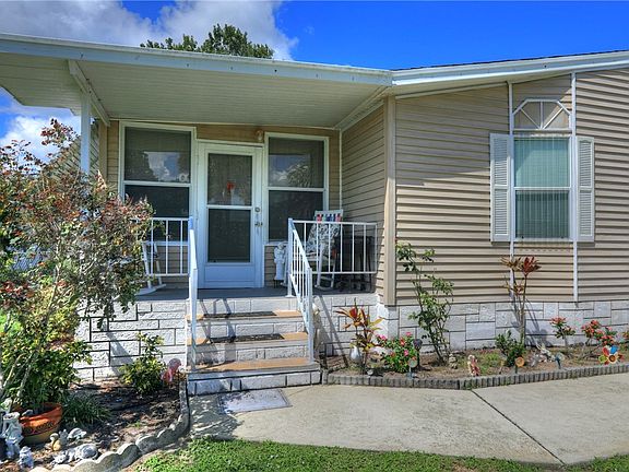 5th image of 611 Oleander Cir