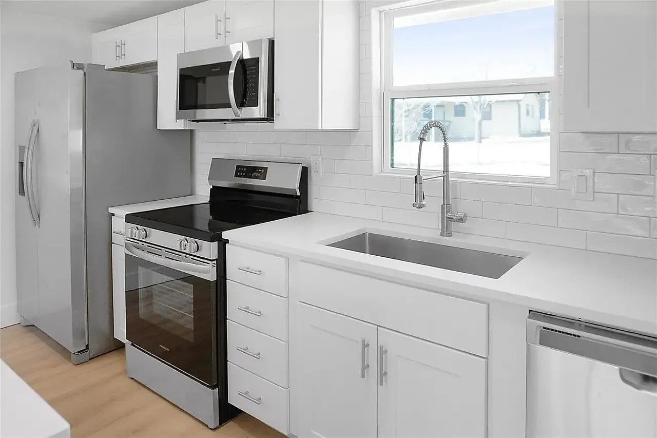 3 bed, 1392 sqft, $1,800 — Photo 2