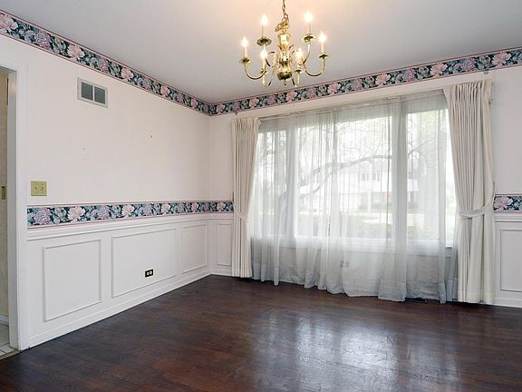 4th image of 20 N Peartree Ln