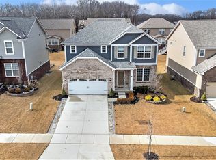 21393 Navarra Dr, South Lyon, MI 48178