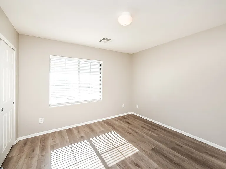 8437 Spencer Canyon St — Photo 12