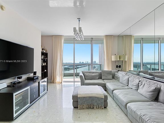 3rd image of 900 Biscayne Blvd APT 4309