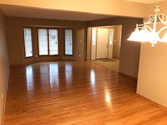 4th image of 18601 Willow Ave