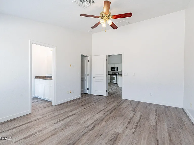 24866 W Huntington Dr — Photo 25