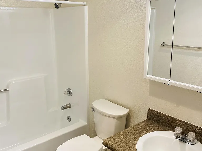 Rivers Landing Apartments — Photo 35