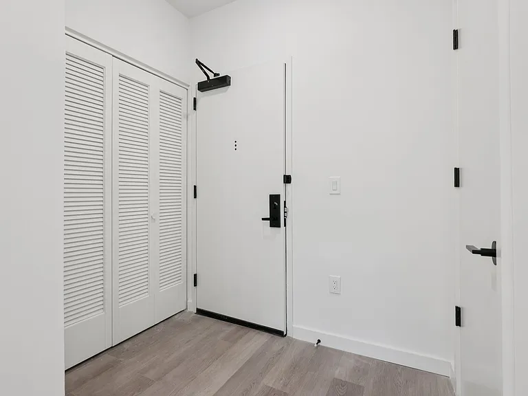 130 Monitor Street — Photo 16