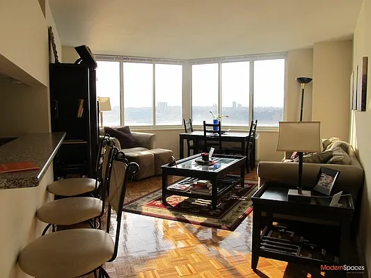 Rented by Modern Spaces | media 11