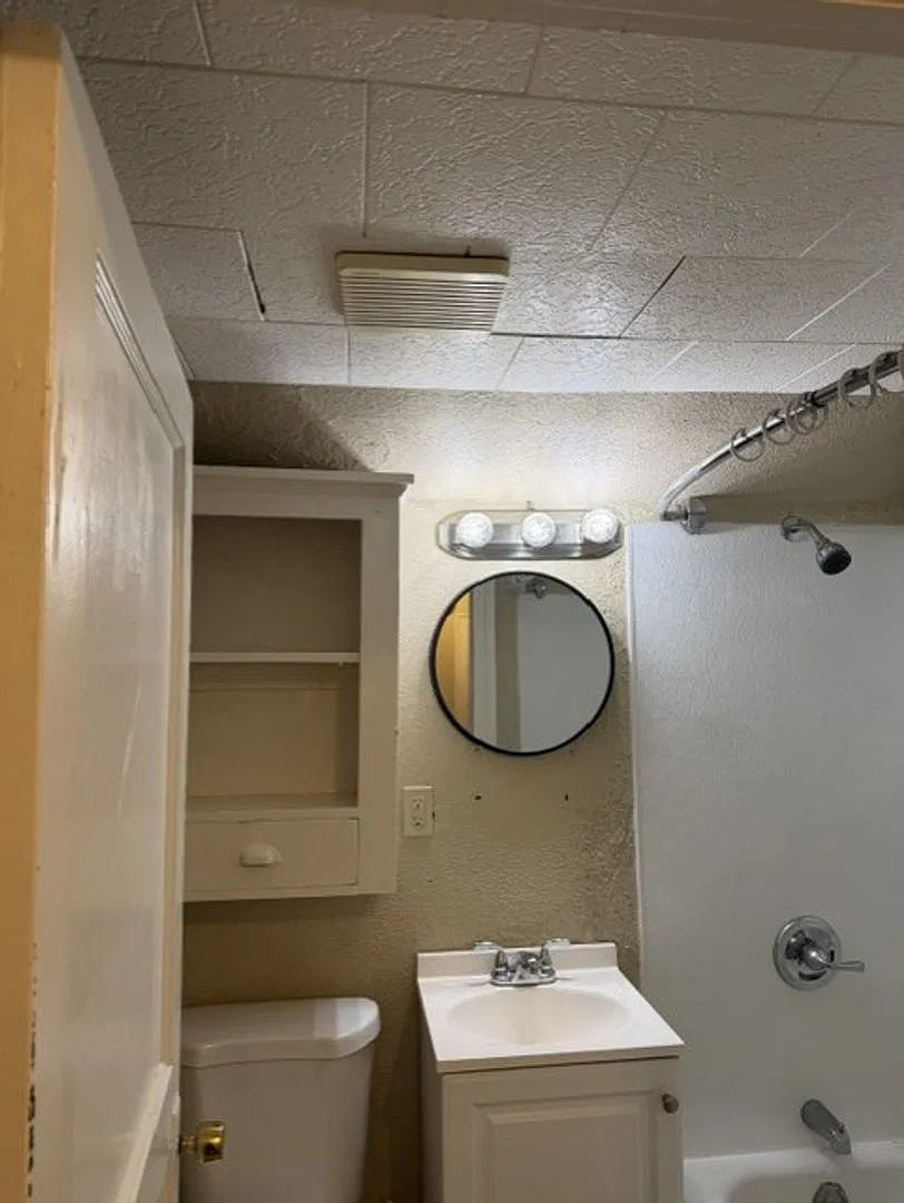 1 bed, 1 bath house centrally located — Photo 3
