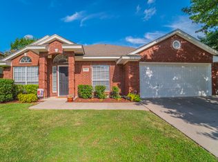 6405 Redstone Dr, Arlington, TX 76001