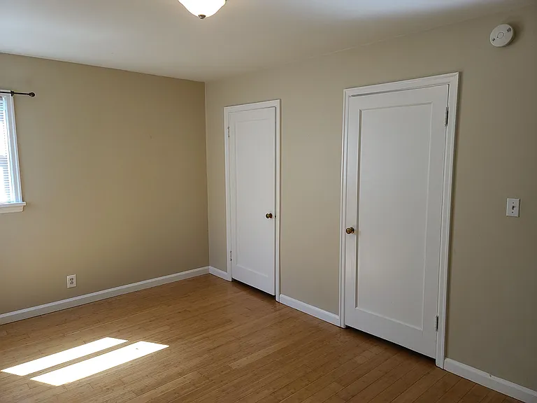 413 S 11th Ave — Photo 4