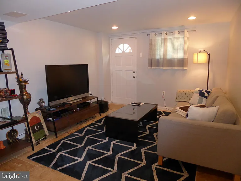 323 S Adams St — Photo 28