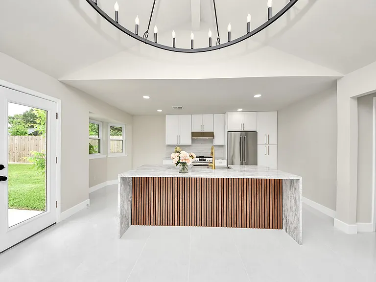 7403 Shady Arbor Ln — Photo 14