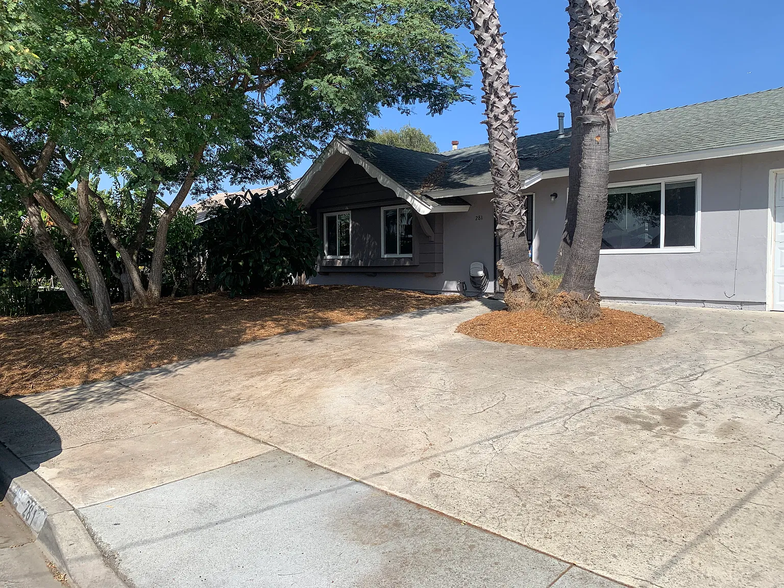 3 bed, 1.5 bath, 1014 sqft, $3,675 — Photo 3