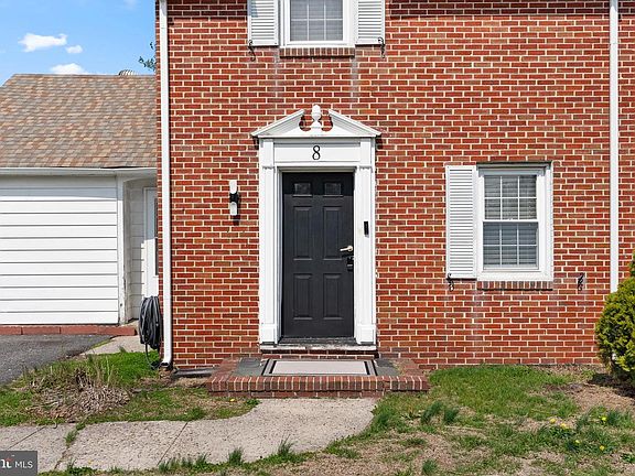 2nd image of 8 Georgetown Rd