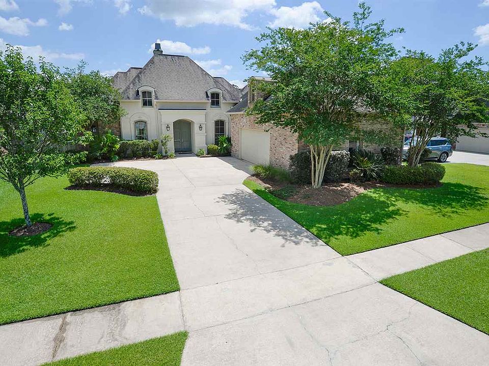 1st image of 18072 Forest Hills Dr