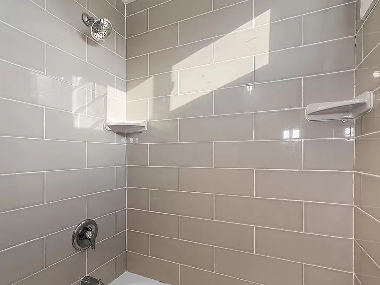 126 N Portland Ave — Photo 10