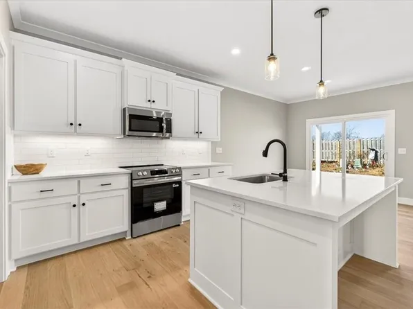 25042 W 94th Ter, Lenexa, KS 66227