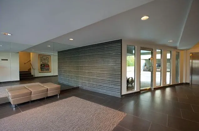 133 N Almont Dr #305 — Photo 2
