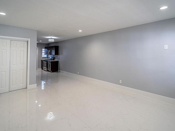 4th image of 320 84th St #2-2-320