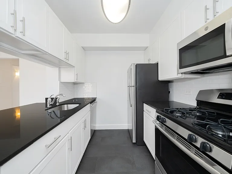 140 Riverside Blvd #1527 — Photo 5