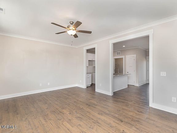 5th image of 207 Tuscany Circle