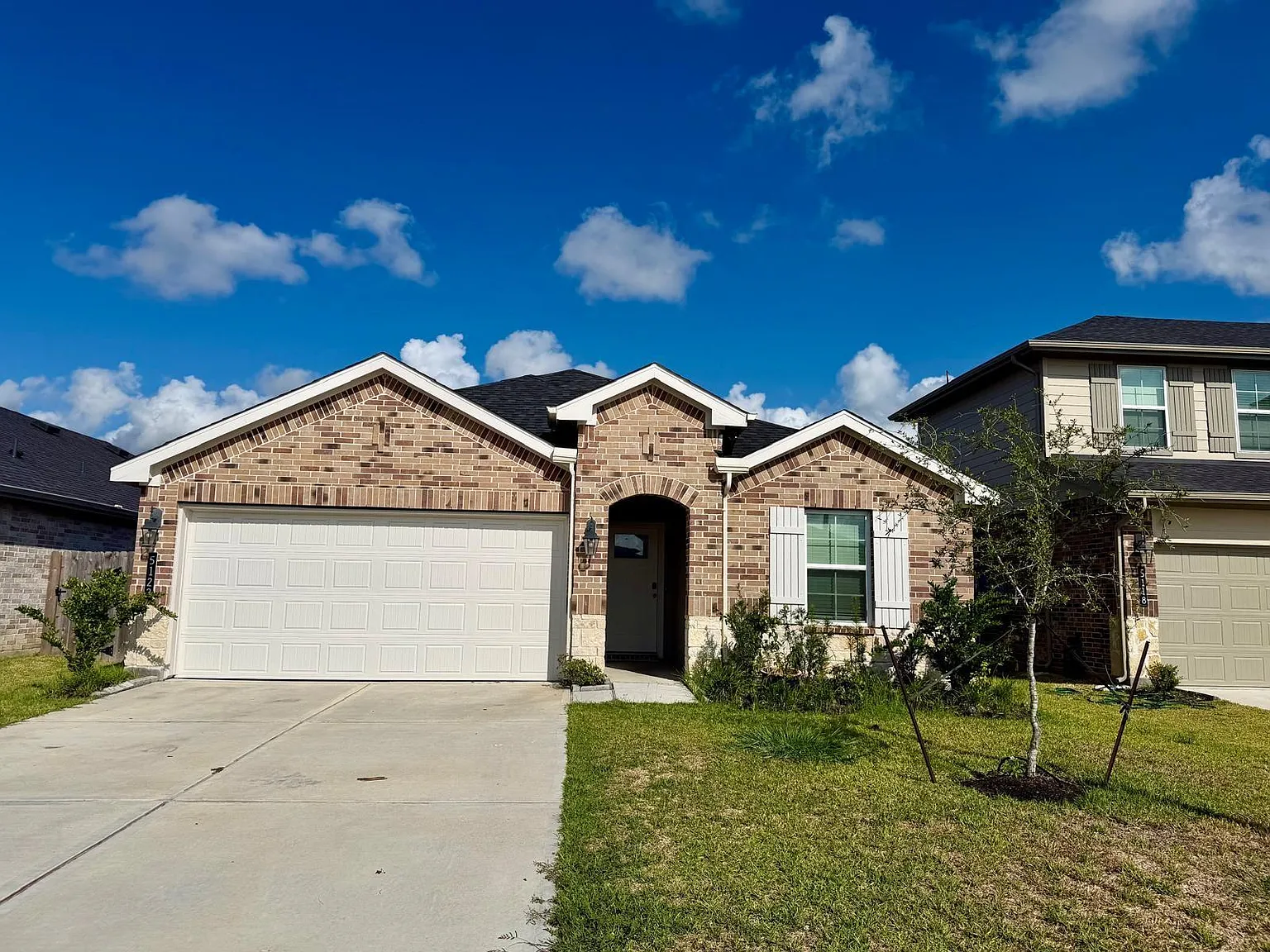 4 bed, 2.5 bath, 1884 sqft, $2,350 — Photo 1