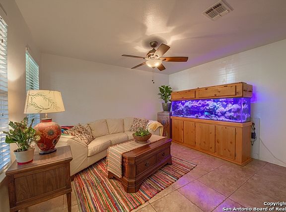 5th image of 208 Juniper St