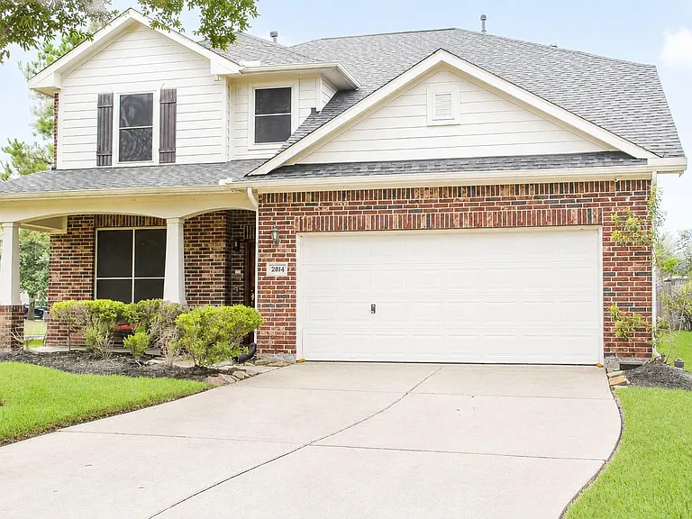 2814 Silver Bend Ln — Photo 1