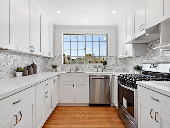 4th image of 180 Jasmine Way