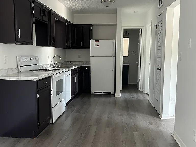 218 NW Chapel Dr #1 — Photo 6
