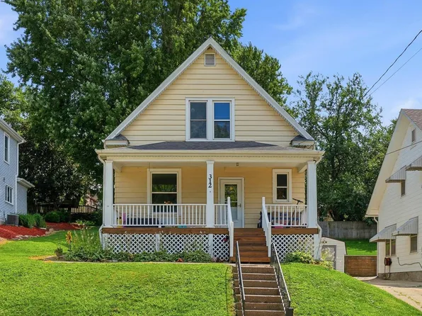 312 Lowell St, Dubuque, IA 52001