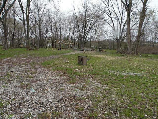 3704084