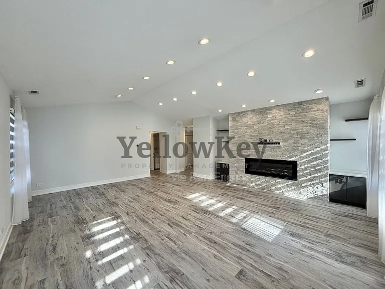 272 Blue Spruce Ln — Photo 4