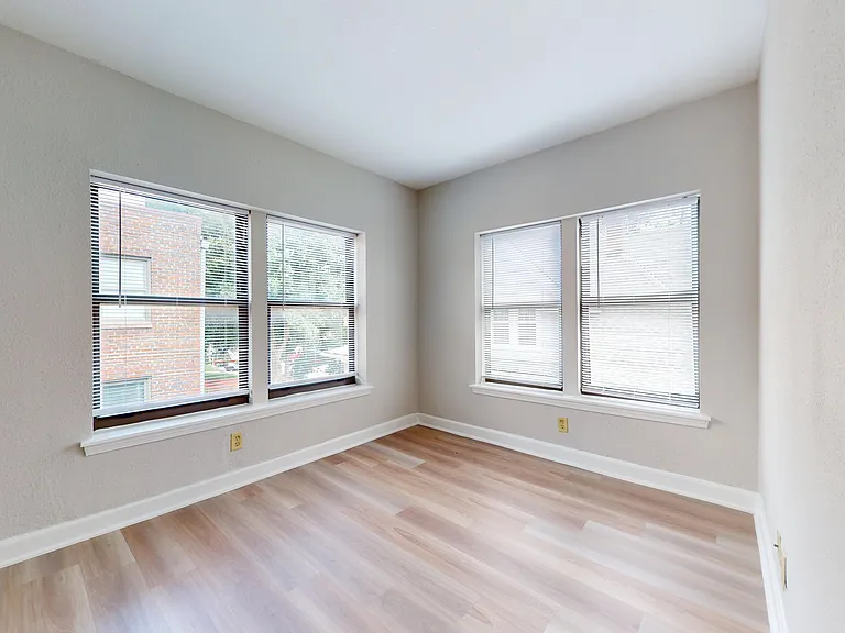 Kenwood — Photo 17