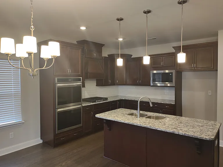 1137 Crisp Spring Dr — Photo 5
