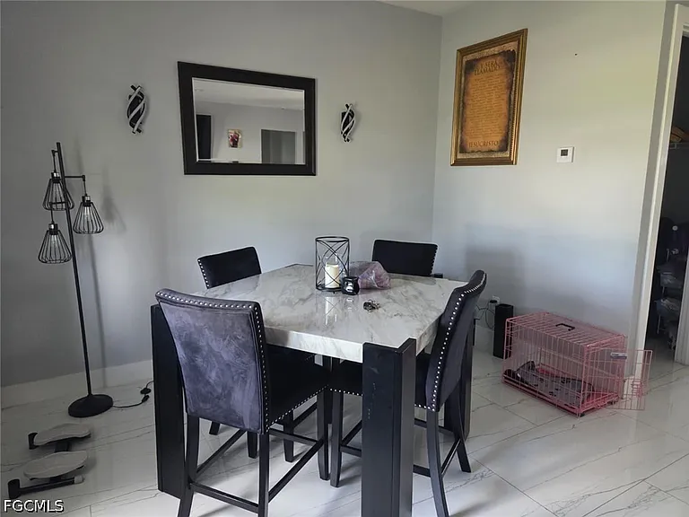 8049 Memory Cir — Photo 3