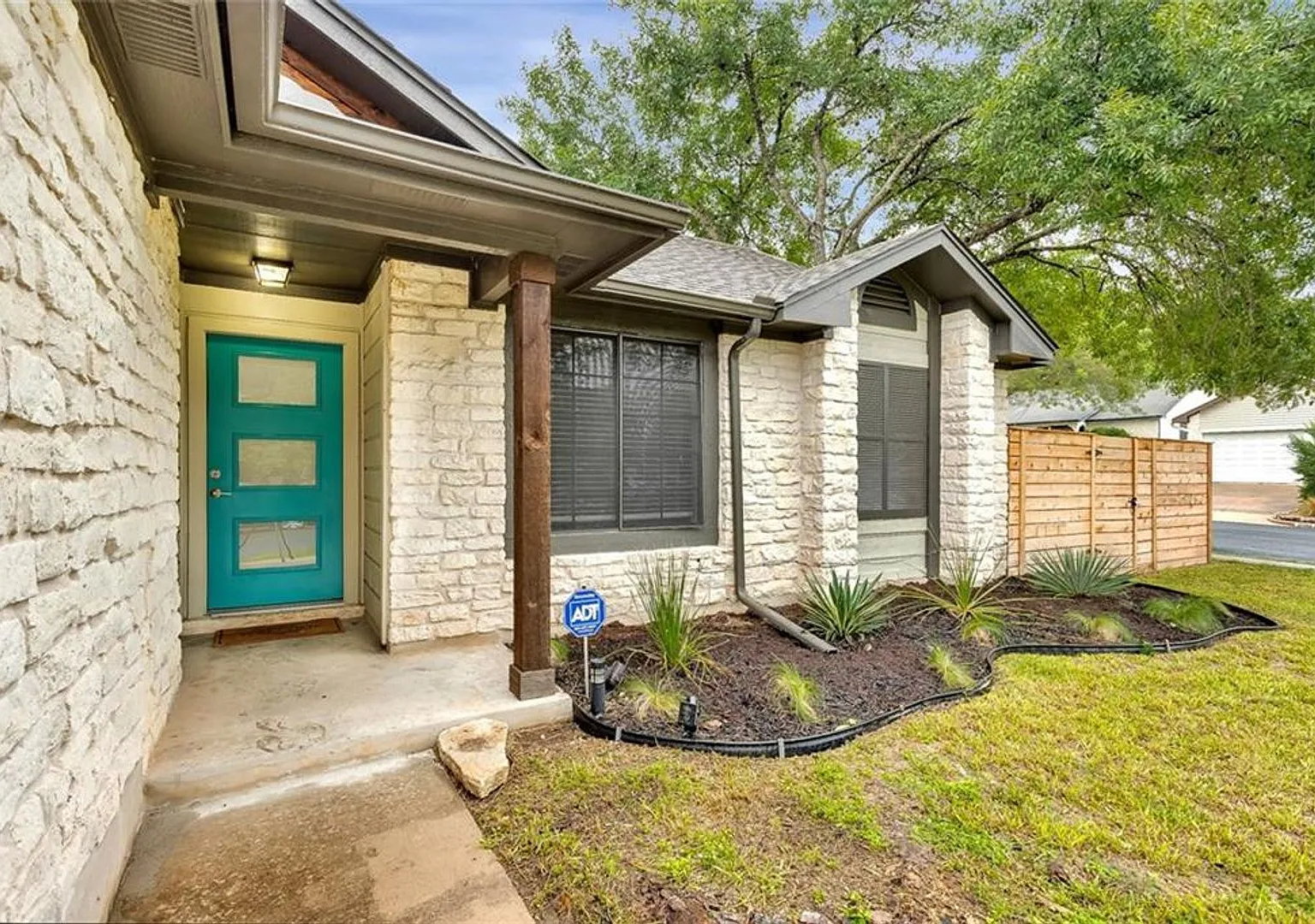 Updated 4-Bedroom Home in Buckingham Estates — Photo 1