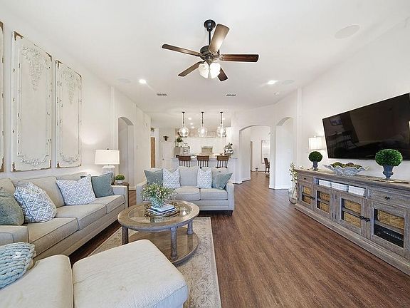 5th image of 9614 Carson Ln