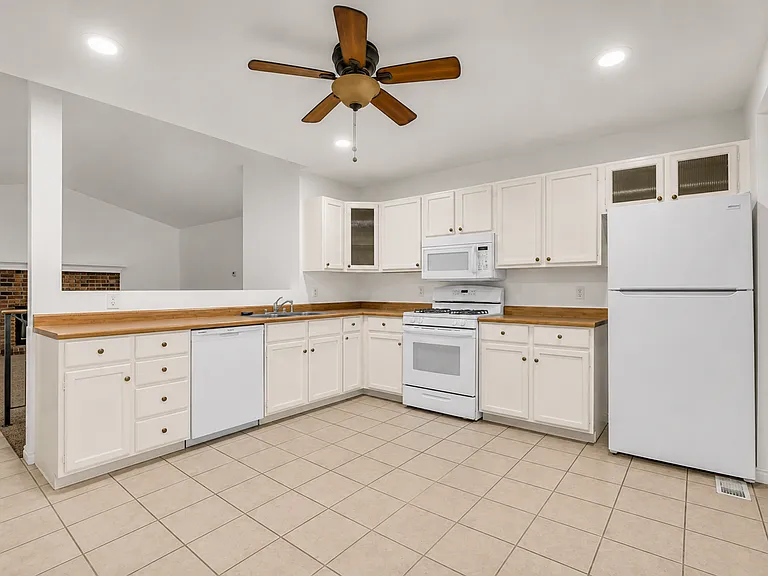 879 Rice Cir — Photo 6
