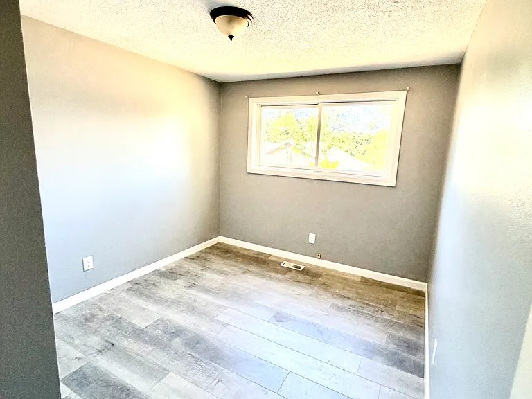 Upstairs bedroom #2