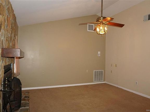 4th image of 2240 N Brentwood Cir