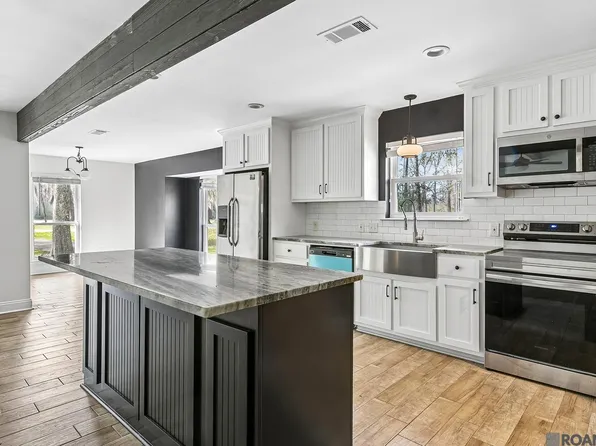 39006 Camp Dr, Prairieville, LA 70769