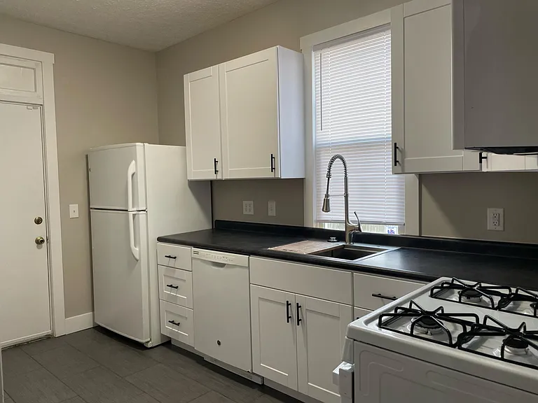 524 E Jenkins Ave — Photo 4
