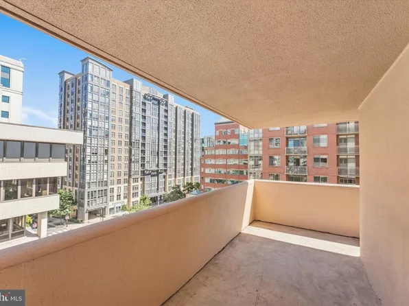 1301 N Courthouse Rd APT 1216, Arlington, VA 22201