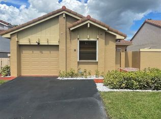 6249 NW 175th Ter, Hialeah, FL 33015