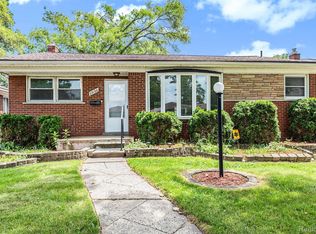 22100 Avon Rd, Oak Park, MI 48237