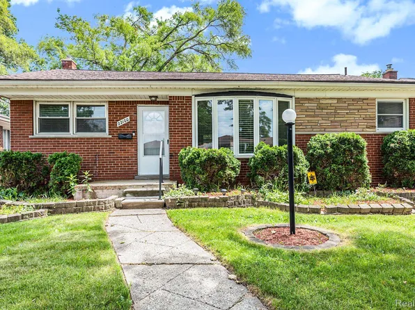 22100 Avon Rd, Oak Park, MI 48237