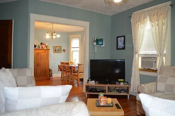 Building Photo - 19 Montfern Ave #3