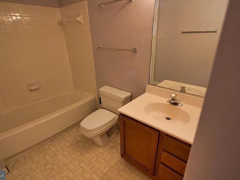 5901 Saint Giles Way — Photo 4